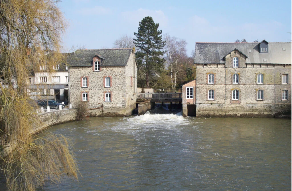 Le moulin d’Acigné au bord de la Vilaine, dans le pays des familles Lavocat et Priour
